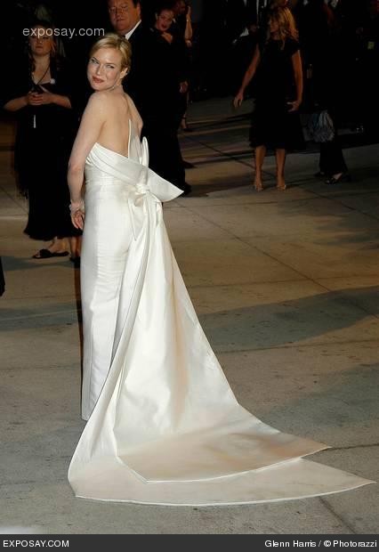 renee-zellweger-2004-vanity-fair-oscar-party-WDJHpx.jpg