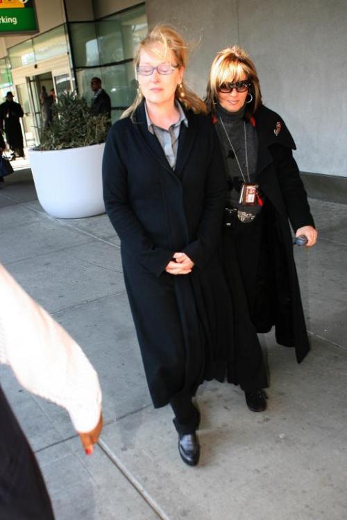 PicImg_Meryl_Streep_arrives_f02e.jpg